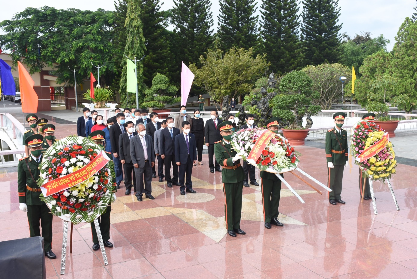 Viếng nghĩa trang liệt sĩ tỉnh Kon Tum nhân kỷ niệm Ngày Quốc khánh ngày 02 tháng 9 năm 2021 